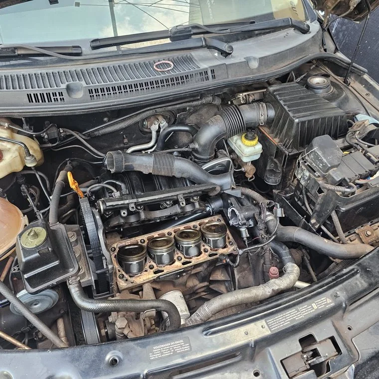 Serviço no motor na Real